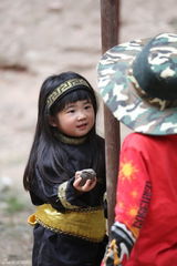 组图：姐姐吊威亚背台词 吴镇宇力捧为女一号