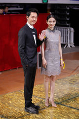 组图：大影节闭幕式 汤唯红裙知性王丽坤温婉