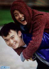 组图：董子健发母子合影 幽默回应“拼娘”质疑