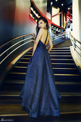 组图：张靓颖电影节闭幕礼服曝光 大展裸背诱惑