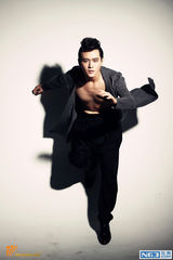 组图：黄明暗黑概念大片  眼神迷离展熟男范