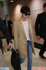 组图：SHINee三成员抵台 帅气引粉丝痴狂尖叫