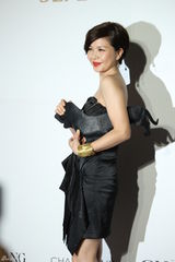 组图：徐若瑄摆酒吻老公 舒淇林心如林志玲剩女齐道贺