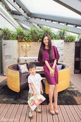 组图：杨童舒携子登杂志封面 激萌爱子独立暖心