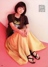 组图：彩虹女神上野树里泳装写真侧脸似王菲