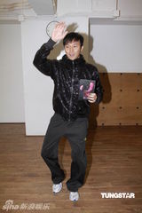 组图：张智霖为演唱会排舞 将邀请郭富城当嘉宾