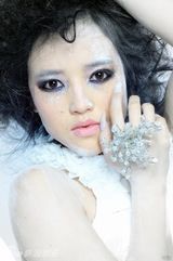 高清组图：森之《雪女王》创意独具点燃平安夜