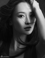 组图：李曼黑白时尚大片曝光 尽显文艺范儿