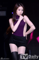 组图：佳仁Stellar等惹火表演《THE SHOW》