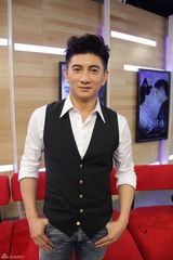 组图：《步步惊情》主创做客闹不停