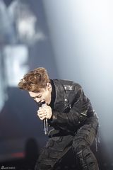 独家高清：EXO出道两年首开唱 11成员一夜长大