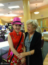 组图：乌兰图雅走进加拿大 绽放东方美