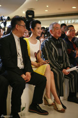 组图：许晴亮相时尚活动 靓丽俏皮人气爆棚