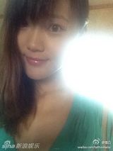 组图：王学兵有爱亲子照曝光 三婚娇妻童颜靓丽