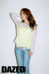 组图：韩星BoA宝儿拍写真 展音乐才女个性魅力