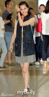 组图：权志龙绯闻女友水原希子赴韩素颜亮相