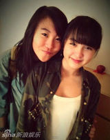 组图：窦靖童短发酷酷哒 与闺蜜合照显亲密