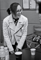 组图：周笔畅与韩团Epik High合作新歌