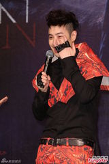 组图：潘玮柏自创激速舞 模仿打呼不怕金钟魔咒