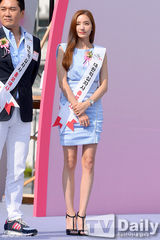 组图：韩彩英IVY等出席献血活动 任宣传大使