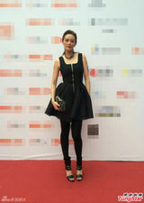 组图：柳妍熙两腿烫伤入院 负伤出席颁奖礼