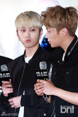 组图：《X战警》韩国试映 BEAST搞怪助阵