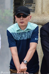 组图：冯小刚电影公社开街 众明星到场助阵