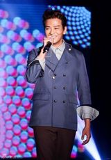 组图：陈晓东爱妻产后首现身送惊喜甜蜜