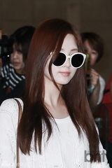 组图：少女时代赴日开唱 低调现身难掩美貌