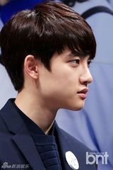 组图：韩影《Cart》EXO成员D.O露腼腆笑容