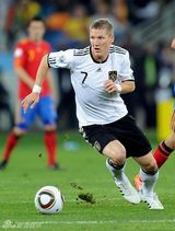 组图：世界杯球星太太团PK 各色尤物混战