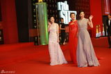 组图：第17届上影节闭幕 群星璀璨亮相红毯