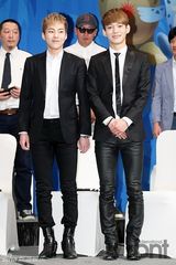 组图：偶像组合EXO成员代表出席仁川亚运记者会