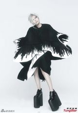 组图：张惠妹金发散乱踩25公分高跟扮暗黑天使