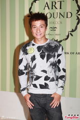 组图：叶蕴仪艺术学校开幕 张慧仪叹无暇陪子