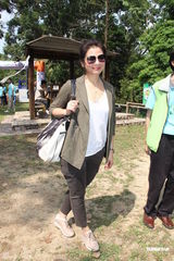 组图：钟楚红找男友要支持环保 送空气和水足够