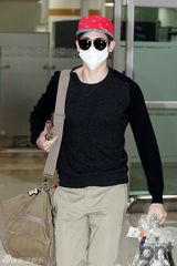 组图：韩团2PM与MBLAQ等结束日本演出返韩