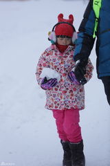 组图：《爸爸》雪乡抢先看 萌娃玩雪脸蛋红扑扑