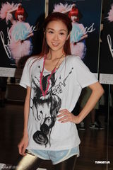 组图：薛凯琪为个唱卖力排舞挑战难度