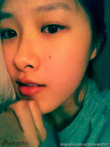 组图：王伟忠19岁女儿曝光 肤白貌美清纯可人