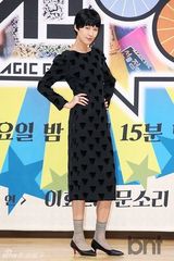 组图：李孝利出席发布会 低胸短裙性感十足