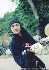 组图：吴镇宇早年青涩照曝光 帅到没朋友