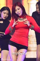 组图：《MCD》众星献唱 EXO11人献双曲舞台