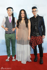 组图：张玮张赫宣郑虹获明星爱心榜样奖