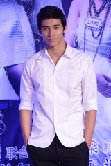 组图：杨幂产后首曝光 郭敬明拒与韩寒交朋友