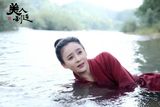 组图：《美人制造》袁姗姗湿身 被识女儿身 与罗晋戏水