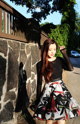 组图：朱婧芬兰献唱 异国街拍展秋日时尚