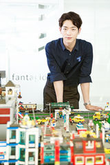 组图：对话韩国鲜肉徐康俊 展阳光笑颜