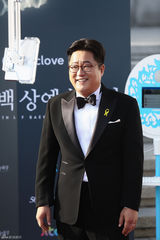 独家高清：又是一年百想红毯 众星云集争奇斗艳