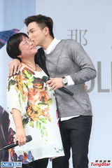 组图：敖犬开心回归 Lollipop不再四缺一